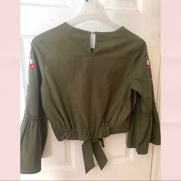 Top - Picture 4 of 4